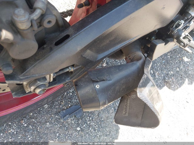 Suzuki GSX-R750 2026 JS1GR7MA1T7101229 Image 15