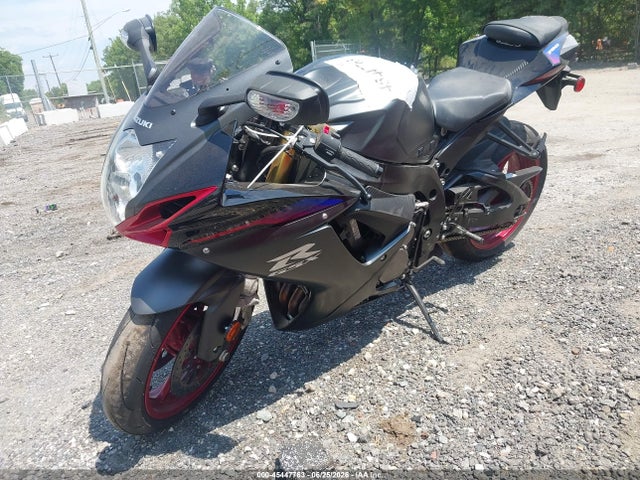 Suzuki GSX-R750 2026 JS1GR7MA1T7101229 Image 2