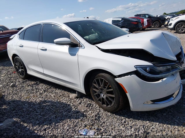 2015 Chrysler 200 Limited მანქანა იყიდება აუქციონზე, vin: 1C3CCCAB3FN575201, აუქციონის ნომერი: 45447768