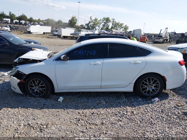 2015 Chrysler 200 Limited მანქანა იყიდება აუქციონზე, vin: 1C3CCCAB3FN575201, აუქციონის ნომერი: 45447768