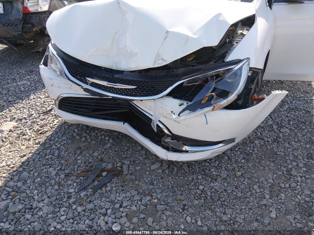 2015 Chrysler 200 Limited მანქანა იყიდება აუქციონზე, vin: 1C3CCCAB3FN575201, აუქციონის ნომერი: 45447768