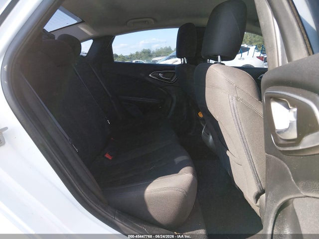 2015 Chrysler 200 Limited მანქანა იყიდება აუქციონზე, vin: 1C3CCCAB3FN575201, აუქციონის ნომერი: 45447768