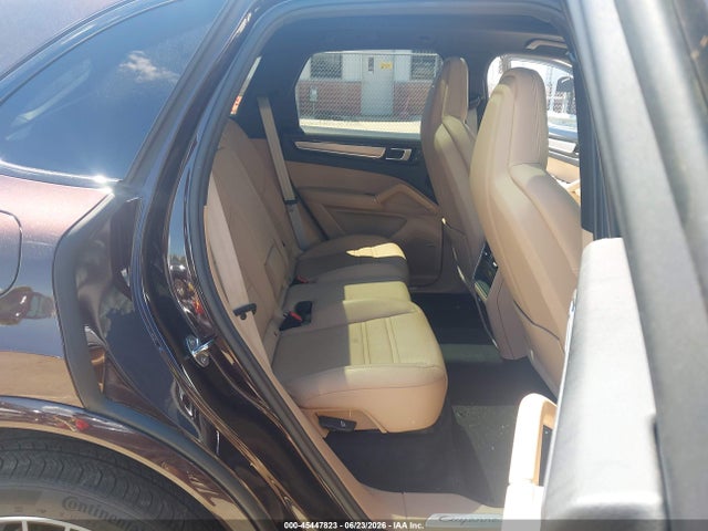Продажа на аукционе авто 2023 Porsche Cayenne Platinum Edition, vin: WP1AA2AY4PDA03647, номер лота: 45447823