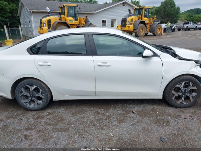 3KPF24AD6ME346015 KIA Forte Lxs