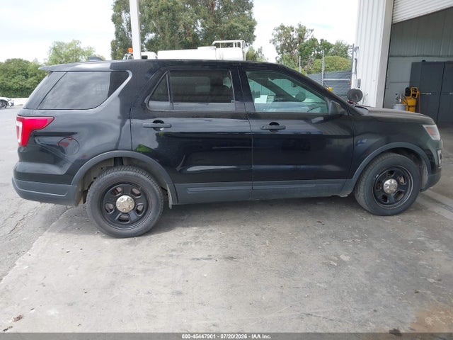 Ford Police Interceptor Utility 2018 1FM5K8AR8JGC49565 Image 18