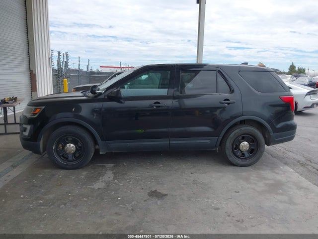 Ford Police Interceptor Utility 2018 1FM5K8AR8JGC49565 Image 19