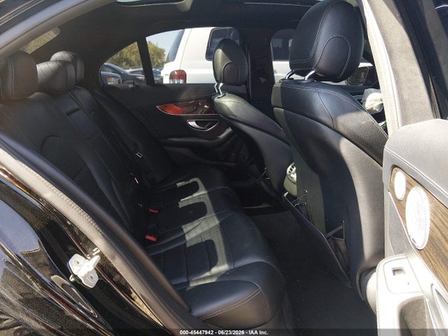 Продажа на аукционе авто 2015 Mercedes-benz C 400 4matic, vin: 55SWF6GB2FU011674, номер лота: 45447942
