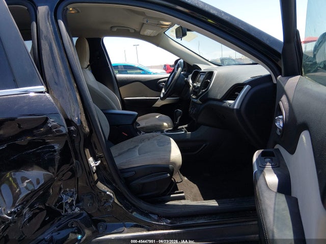 Продажа на аукционе авто 2018 Jeep Cherokee Latitude Fwd, vin: 1C4PJLCB6JD590547, номер лота: 45447951