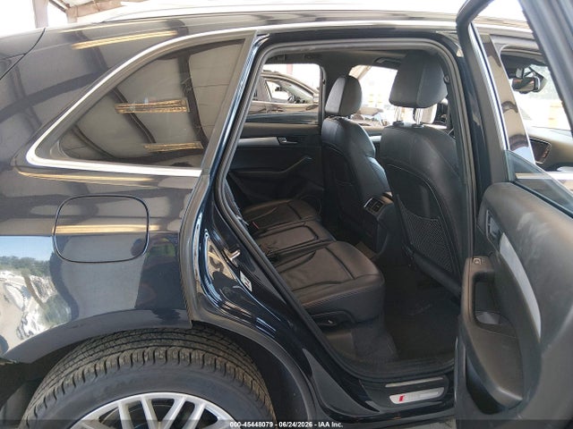 Audi Q5 2.0t Premium 2017 WA1M2AFP7HA049864 Image 8