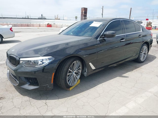 BMW 540I 2018 WBAJE5C56JWA97424 Image 2