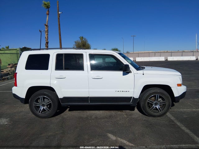 1C4NJPBA8GD588945 Jeep Patriot Sport