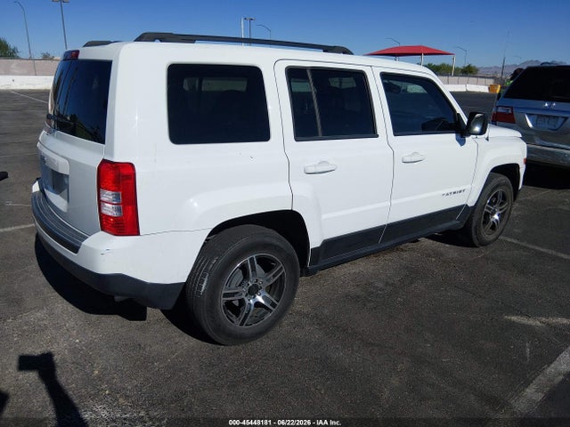 1C4NJPBA8GD588945 Jeep Patriot Sport