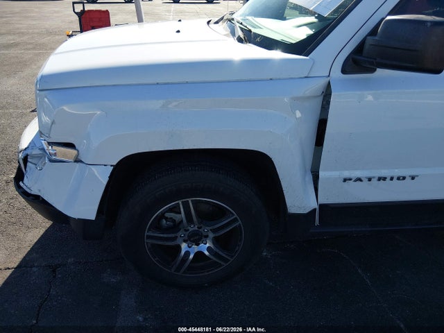 1C4NJPBA8GD588945 Jeep Patriot Sport