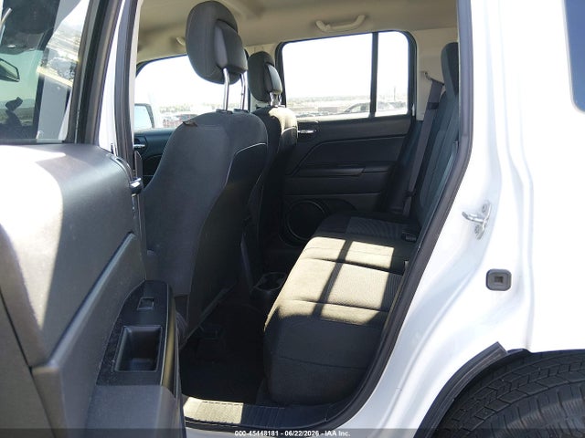 1C4NJPBA8GD588945 Jeep Patriot Sport