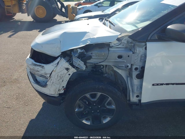 45448221 :رقم المزاد ، 3C4NJDDB4JT357644 vin ، 2018 Jeep Compass Trailhawk 4x4 مزاد بيع