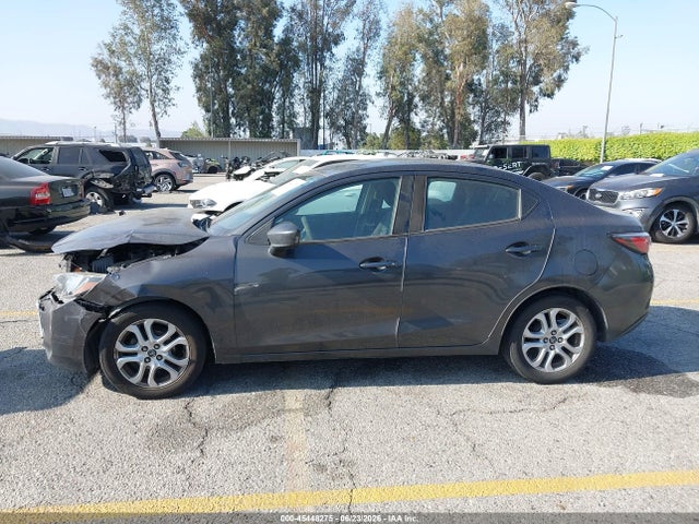 3MYDLBYV5HY186867 Toyota YARIS IA