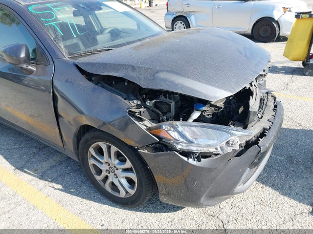 3MYDLBYV5HY186867 Toyota YARIS IA