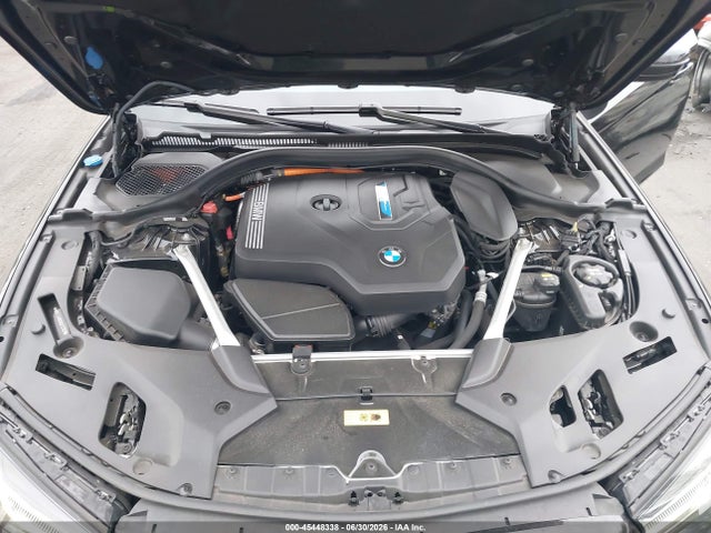WBA13AG00NCK12102 BMW 530e