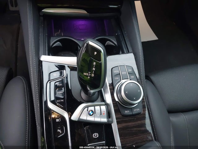 WBA13AG00NCK12102 BMW 530e