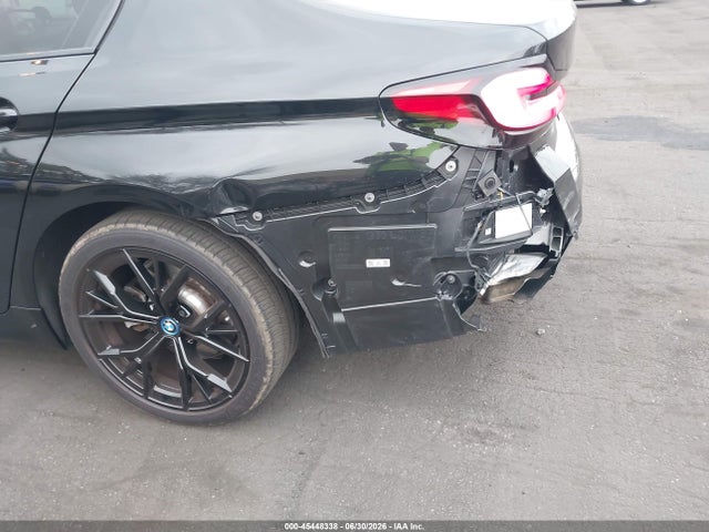 WBA13AG00NCK12102 BMW 530e