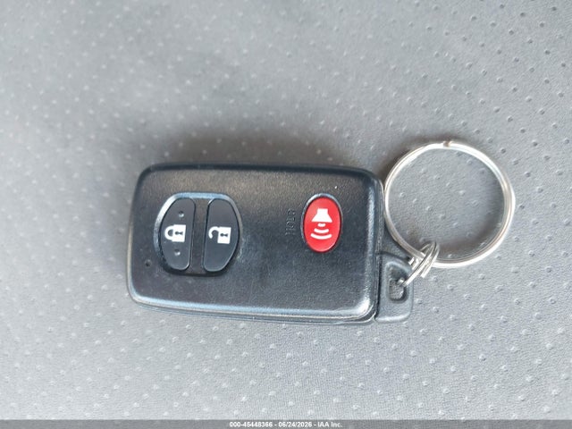 JTDKN3DU7F1892520 Toyota Prius Three