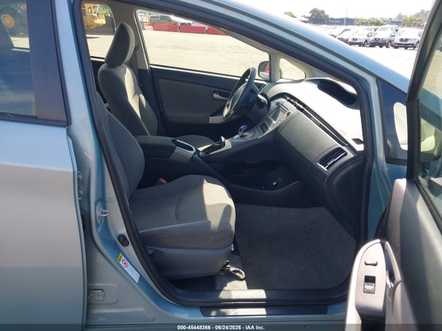 JTDKN3DU7F1892520 Toyota Prius Three