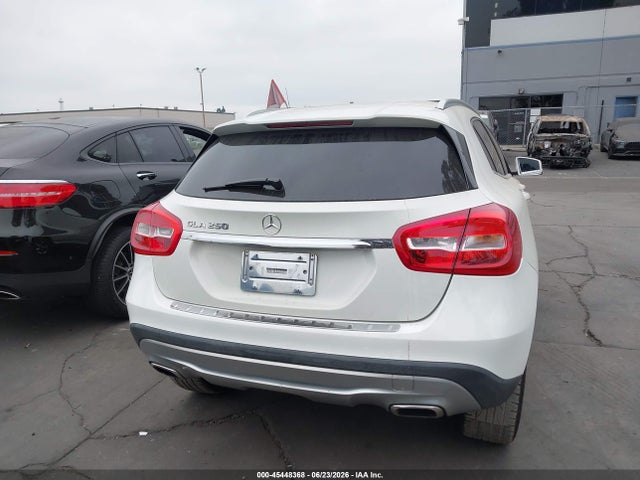 Mercedes-Benz GLA 250 2018 WDCTG4EB3JJ467221 Image 16