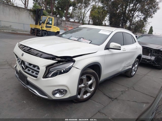 Mercedes-Benz GLA 250 2018 WDCTG4EB3JJ467221 Image 2