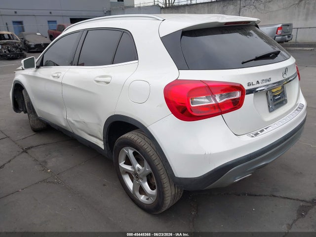 Mercedes-Benz GLA 250 2018 WDCTG4EB3JJ467221 Image 3