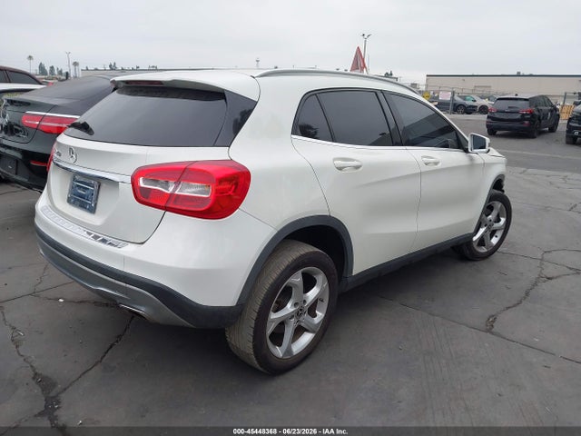Mercedes-Benz GLA 250 2018 WDCTG4EB3JJ467221 Image 4