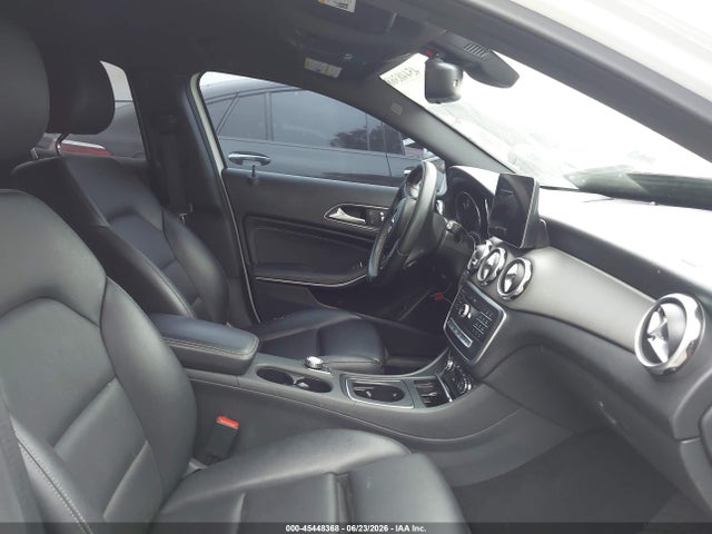 Mercedes-Benz GLA 250 2018 WDCTG4EB3JJ467221 Image 5