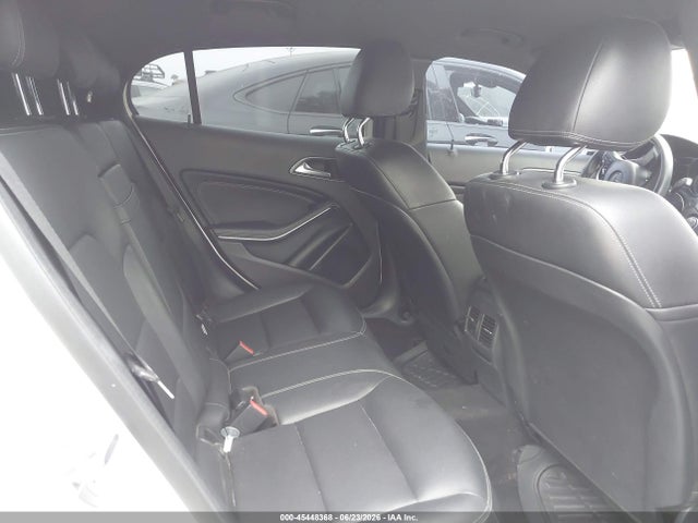 Mercedes-Benz GLA 250 2018 WDCTG4EB3JJ467221 Image 8