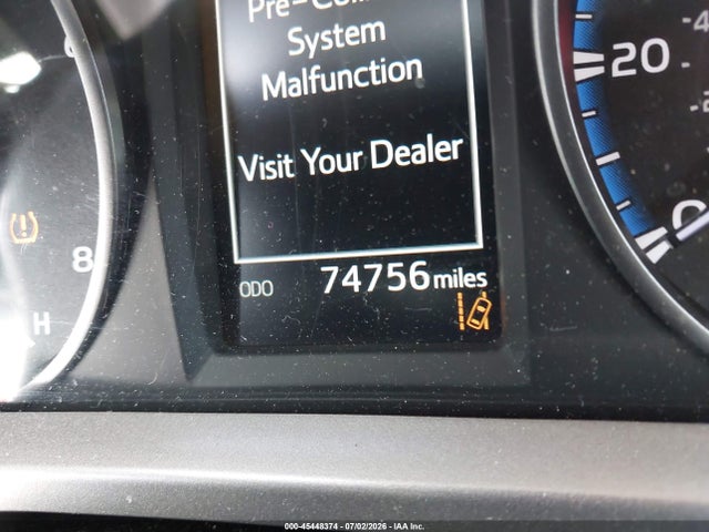 Toyota Rav4 Xle 2017 JTMWFREV3HJ140504 Image 16