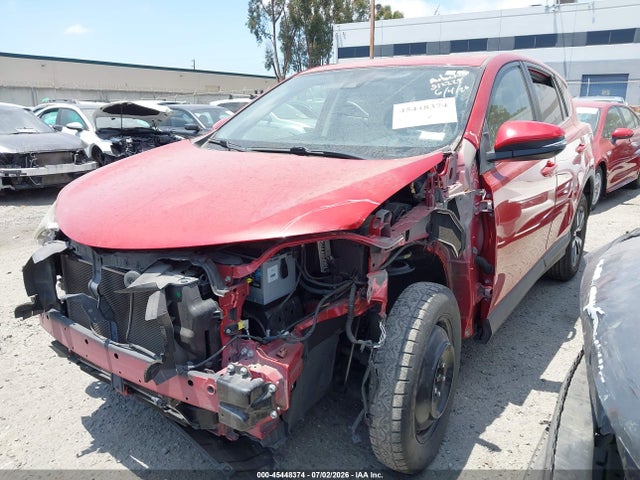 Toyota Rav4 Xle 2017 JTMWFREV3HJ140504 Image 2