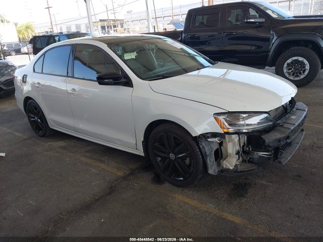 2018 3VWD17AJ3JM247393 main image