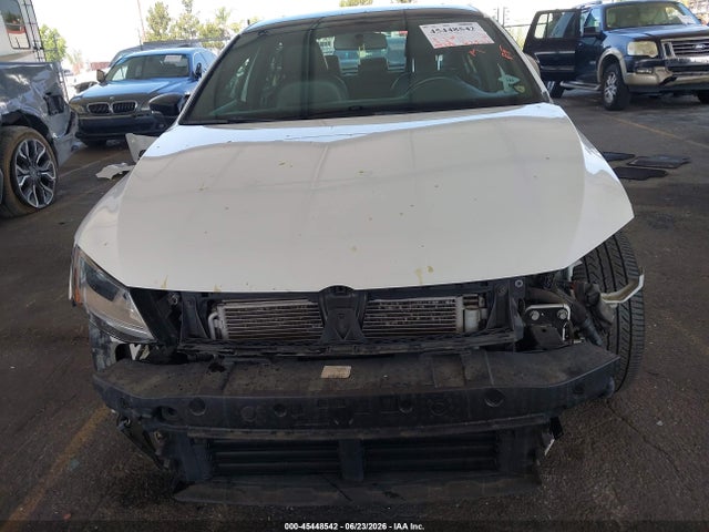 3VWD17AJ3JM247393 Volkswagen Jetta 1.8t Se Sport