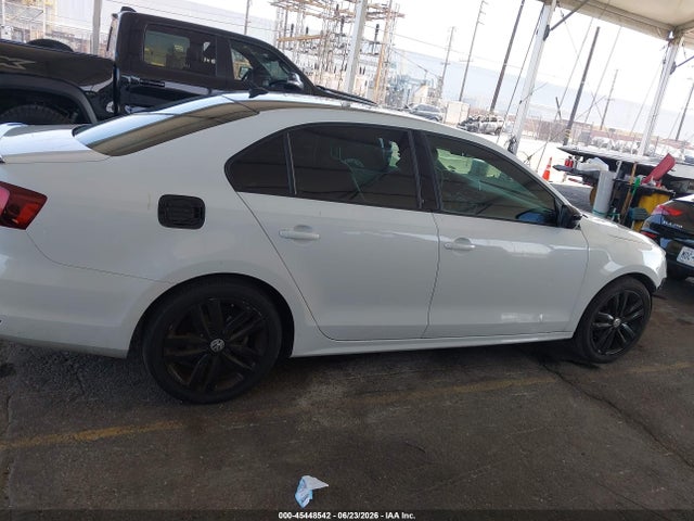 3VWD17AJ3JM247393 Volkswagen Jetta 1.8t Se Sport