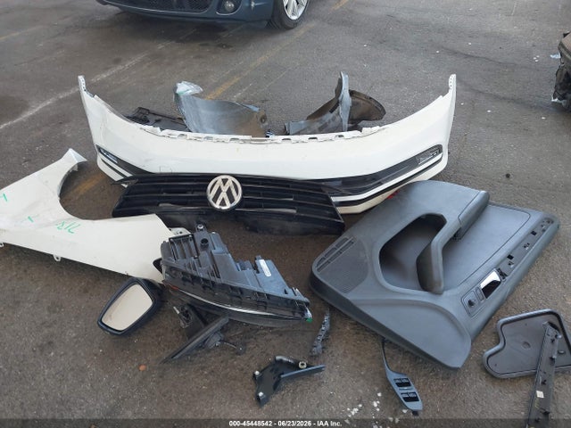 3VWD17AJ3JM247393 Volkswagen Jetta 1.8t Se Sport