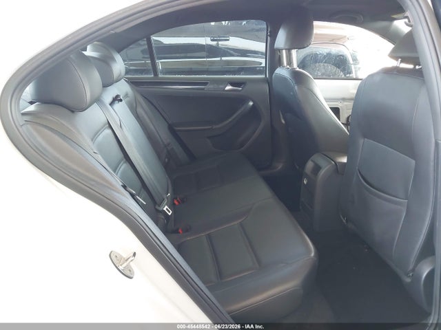3VWD17AJ3JM247393 Volkswagen Jetta 1.8t Se Sport