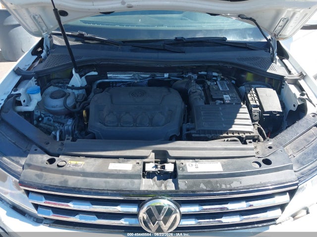 3VV3B7AX9LM035831 Volkswagen Tiguan 2.0t Se/2.0t Se R-line Black/2.0t Sel