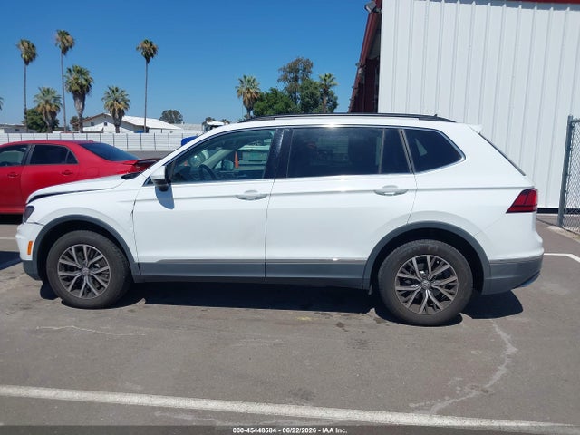 3VV3B7AX9LM035831 Volkswagen Tiguan 2.0t Se/2.0t Se R-line Black/2.0t Sel