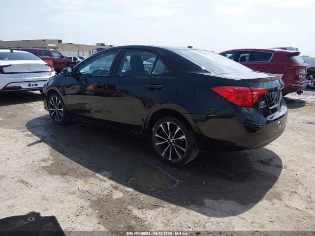 Toyota COROLLA SE 2018 5YFBURHE1JP801335 Image 3