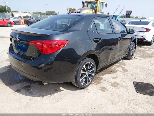 Toyota COROLLA SE 2018 5YFBURHE1JP801335 Image 4
