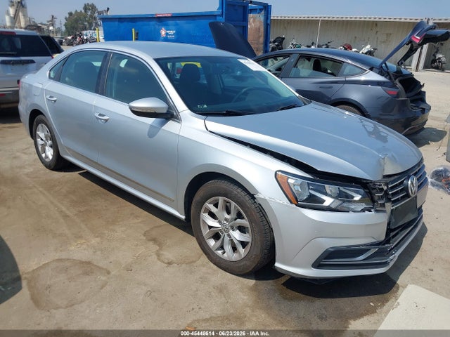 2016 Volkswagen Passat 1.8t S მანქანა იყიდება აუქციონზე, vin: 1VWAT7A3XGC049287, აუქციონის ნომერი: 45448614
