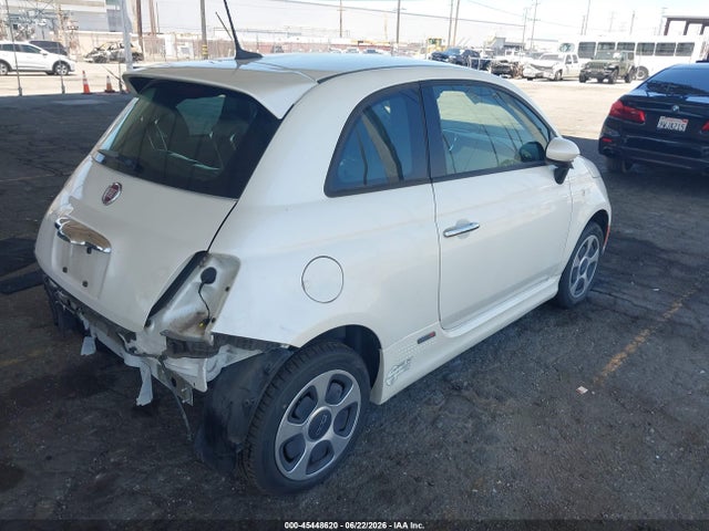 Fiat 500E BATTERY ELECTRIC 2016 3C3CFFGE5GT120829 Image 4