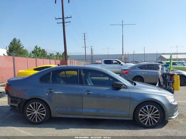 3VWD17AJ9GM326575 Volkswagen Jetta 1.8t Sport