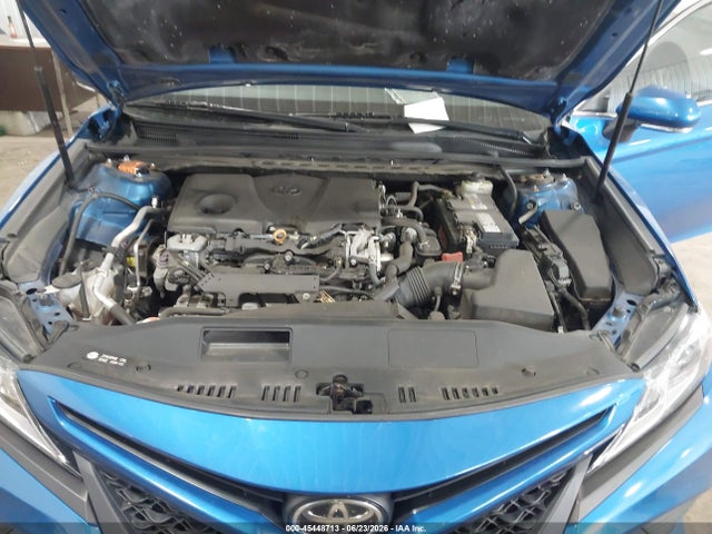 45448713 :رقم المزاد ، 4T1B11HKXJU008971 vin ، 2018 Toyota Camry Se مزاد بيع