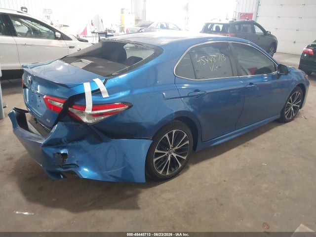 45448713 :رقم المزاد ، 4T1B11HKXJU008971 vin ، 2018 Toyota Camry Se مزاد بيع