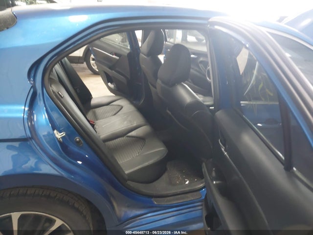 45448713 :رقم المزاد ، 4T1B11HKXJU008971 vin ، 2018 Toyota Camry Se مزاد بيع