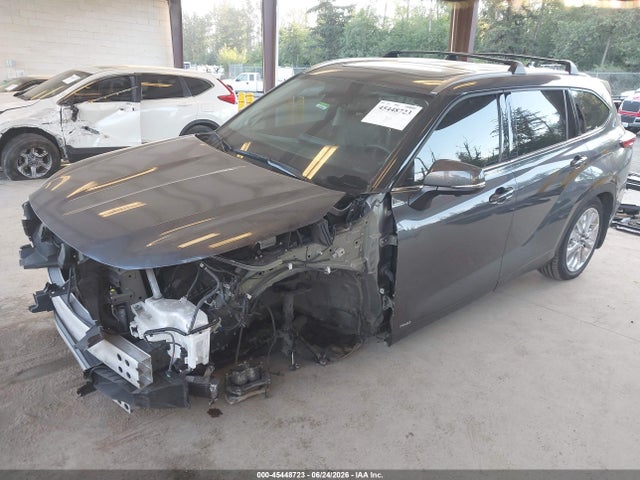 Toyota Highlander Hybrid Limited 2023 5TDXBRCH8PS121185 Image 2
